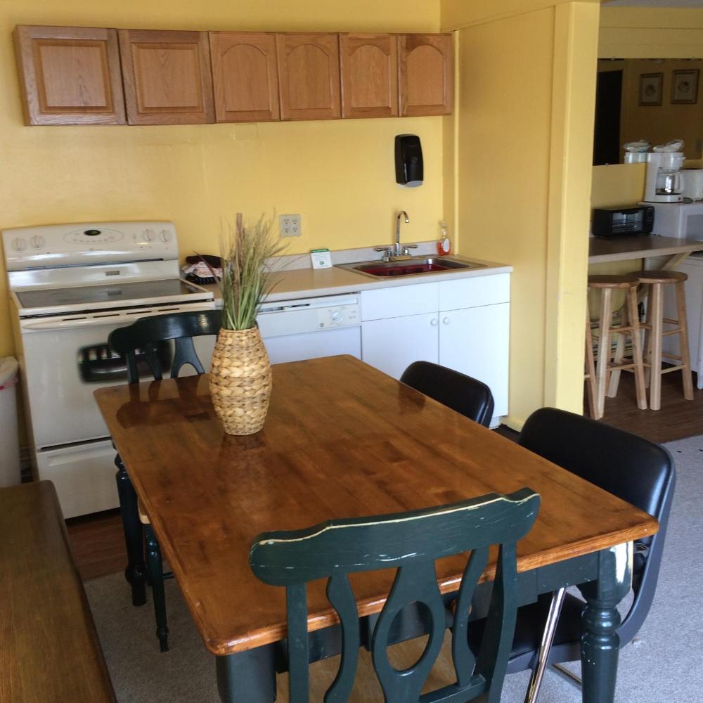 Two-Bedroom Apartment at The New Oceanic Inn, photo 3